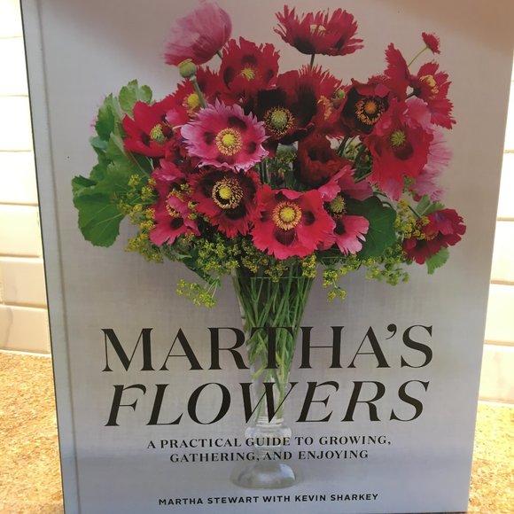 Martha Stewart Other - Martha's Flowers Book